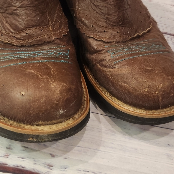 Ariat Round Toe Boots - Picture 4 of 6